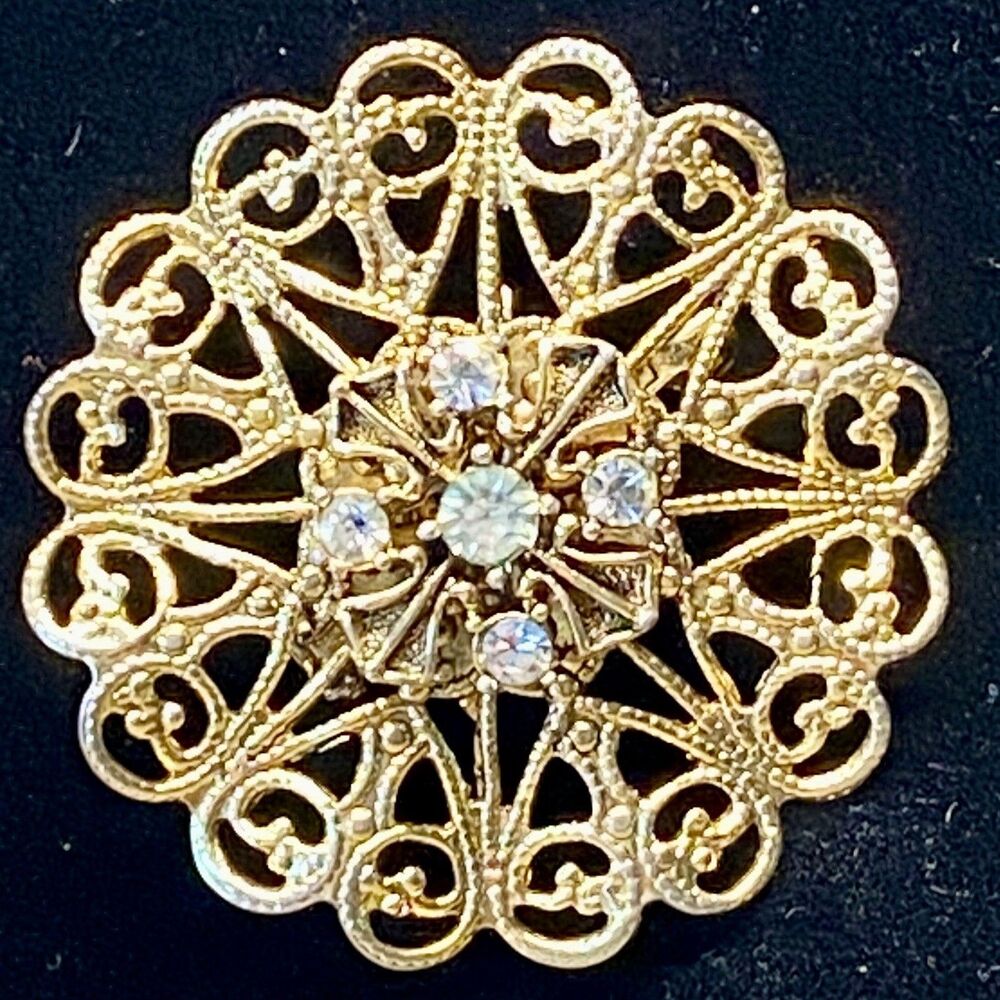Vtg Gold Tone  Filigree Brooch Pin Rhinestone Center Lacy Victorian Style